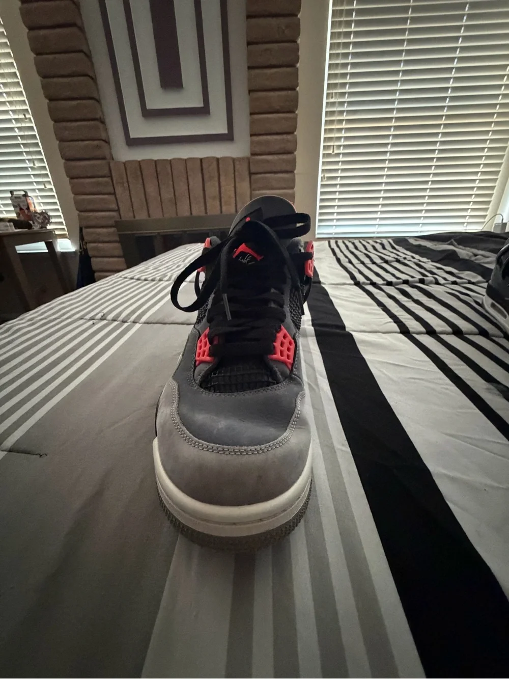 Men’s Jordan 4 Retro Infared, Size 10